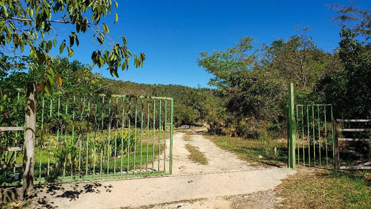 Terreno de 3.600 m² à venda em Cavalcante, Goiás, cercado pelo Cerrado